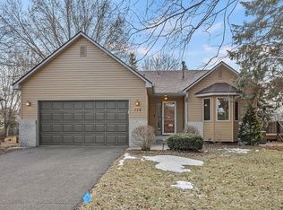 176 Green Briar Dr, Lino Lakes, MN 55014
