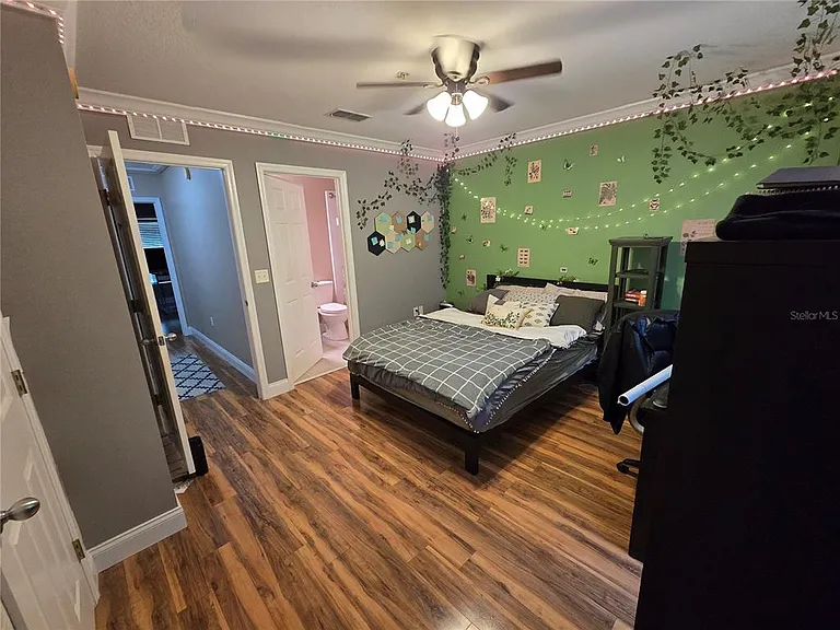 2636 SW 35th Pl #9 — Photo 15