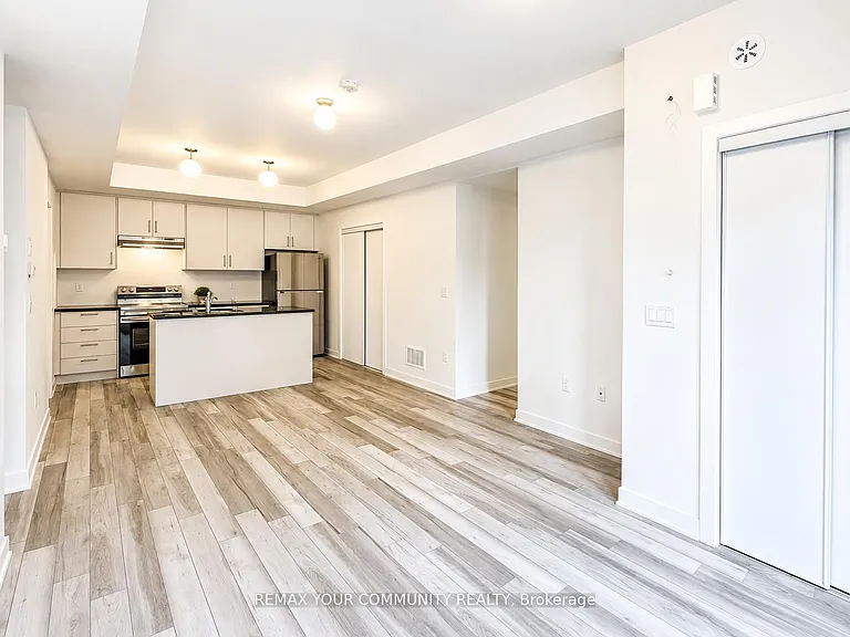 15100 Yonge St #106 — Photo 8