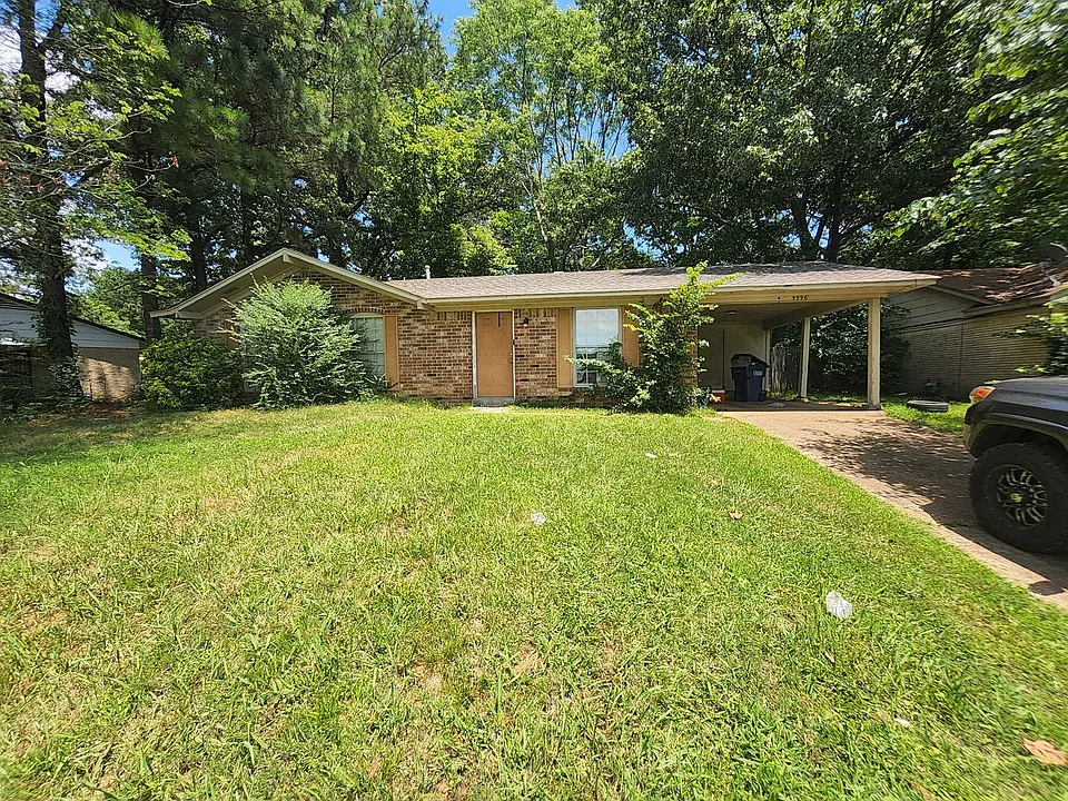 5596 Karen Dr