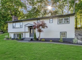 38 Lakes Rd, Monroe, NY 10950