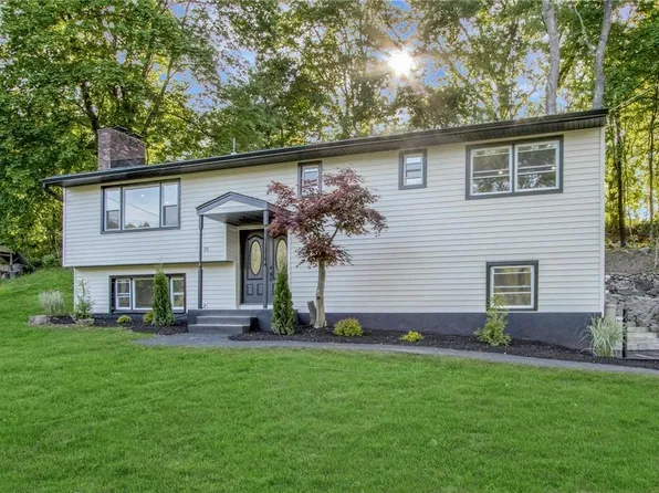 38 Lakes Road, Monroe, NY 10950