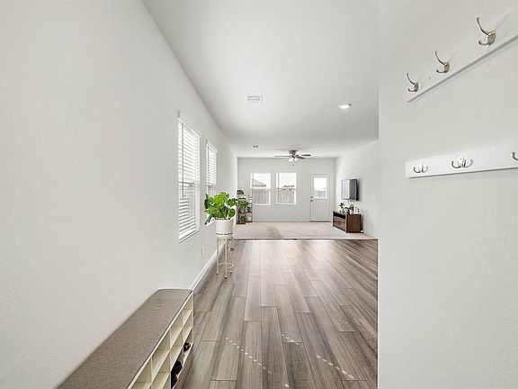 4th image of 6330 Highland Springs Ln