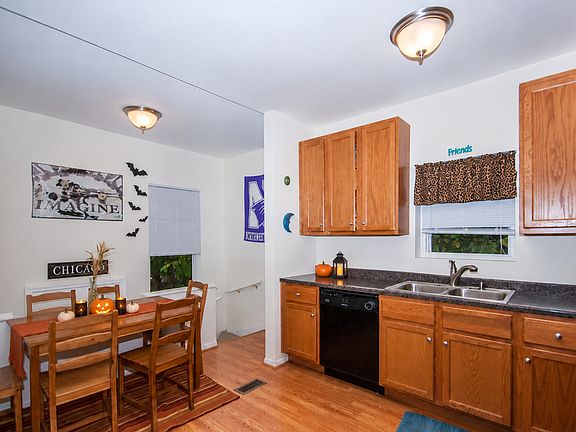 2nd image of 1241 Leon Pl