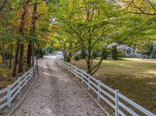 33 Chestnut Stump Rd, Northport, NY 11768