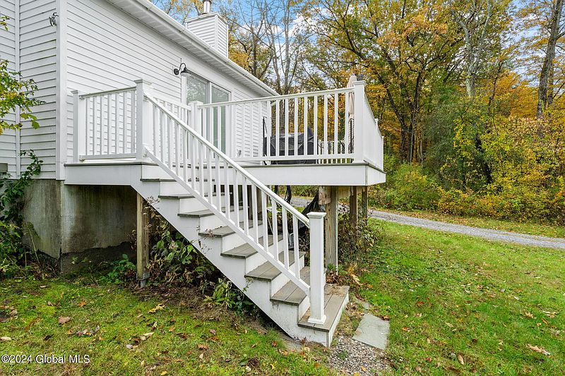 5th image of 9 Brackett Avenue