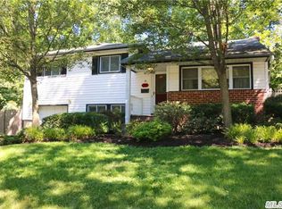 39 Gristmill Ln, Halesite, NY 11743