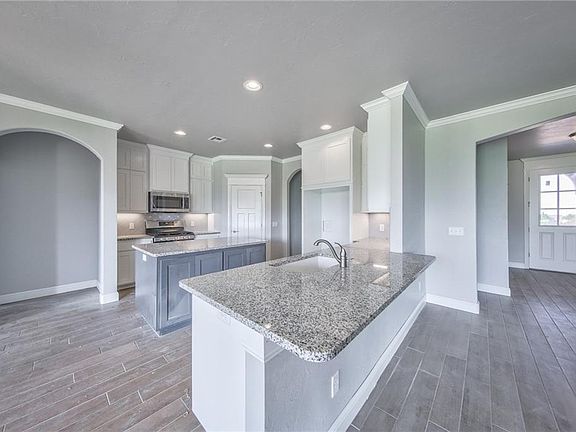 2nd image of 10904 NW 94th St