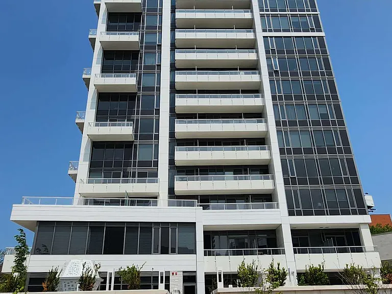75 Canterbury Pl #1111 — Photo 1