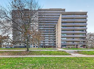 180 Markham Rd #311, Toronto, ON M1M 2Z9