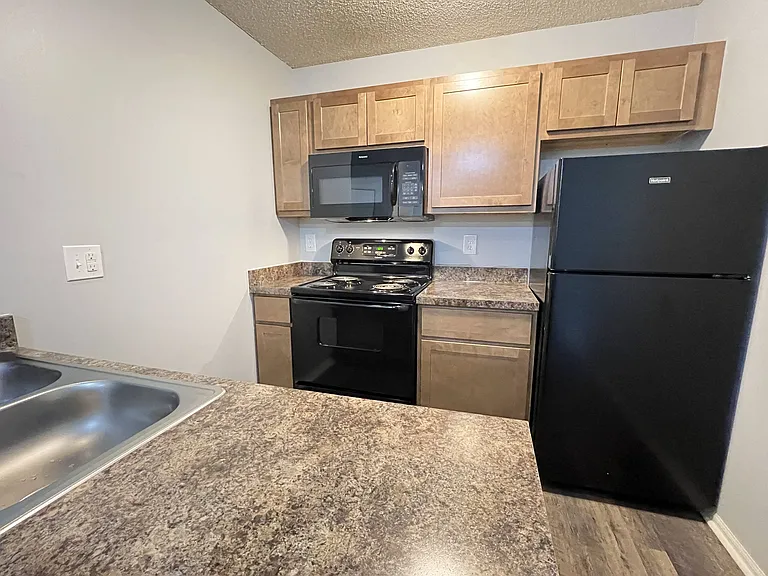 Eagle Crest Apartments — Photo 33