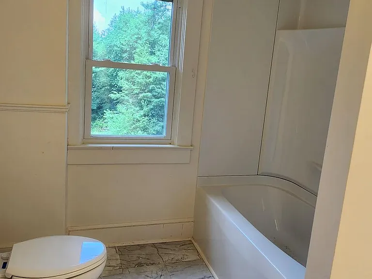 2nd Floor Bath