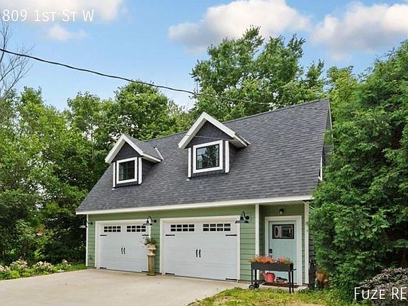 2nd image of 809 1st St W