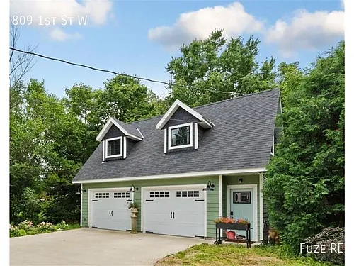 809 1st St W Photo 1