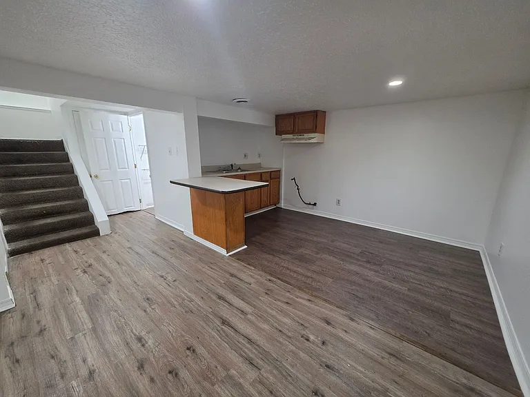 398 E South St — Photo 7