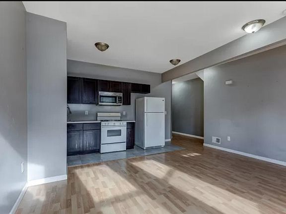 3rd image of 32 Linden Ave #2