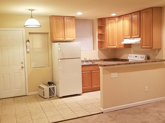 3rd image of 6110 N Broad St APT 3R