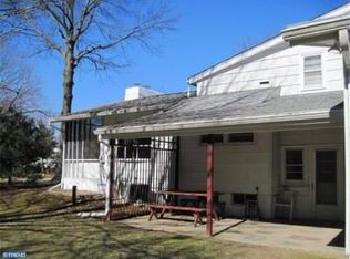 14 Winterset Dr, Trenton, NJ 08690