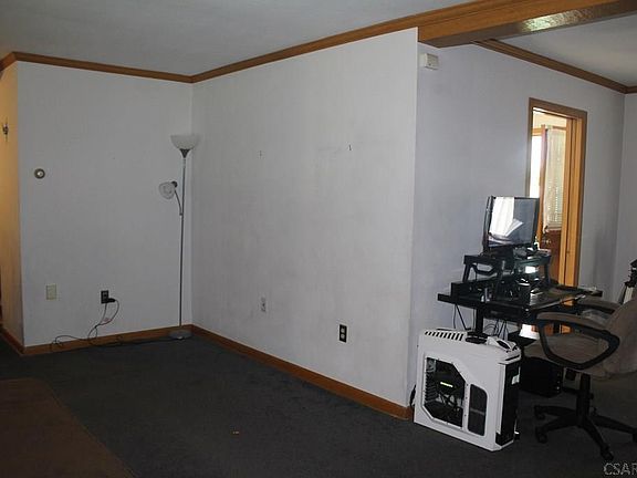 4th image of 390 Gates St