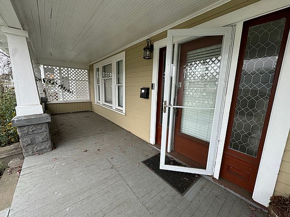 2nd image of 1258 SE Pine St