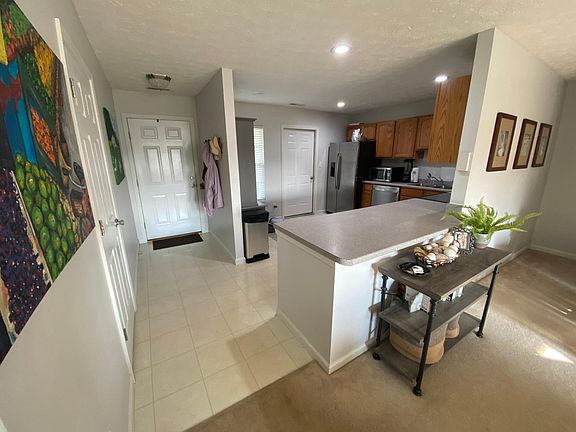 4th image of 8604 Betham Ln