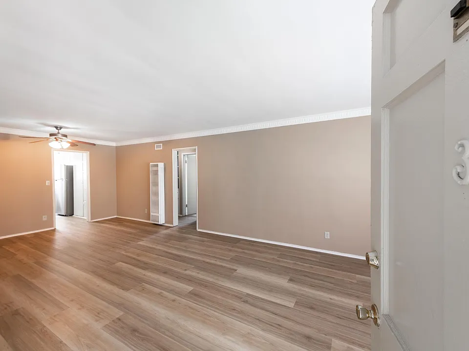 5319 Whitsett Ave #3
