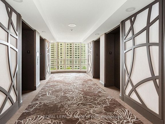 4th image of 45 Kingsbridge Garden Cir #808