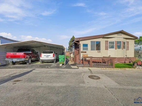 121 Grandview Dr, Spearfish, SD 57783