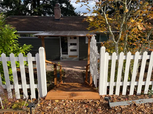 23321 75th Ave W, Edmonds, WA 98026