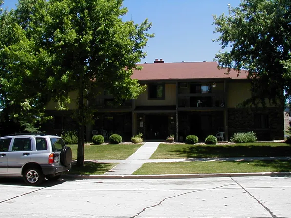 8962 N 97th St #201, Milwaukee, WI 53224