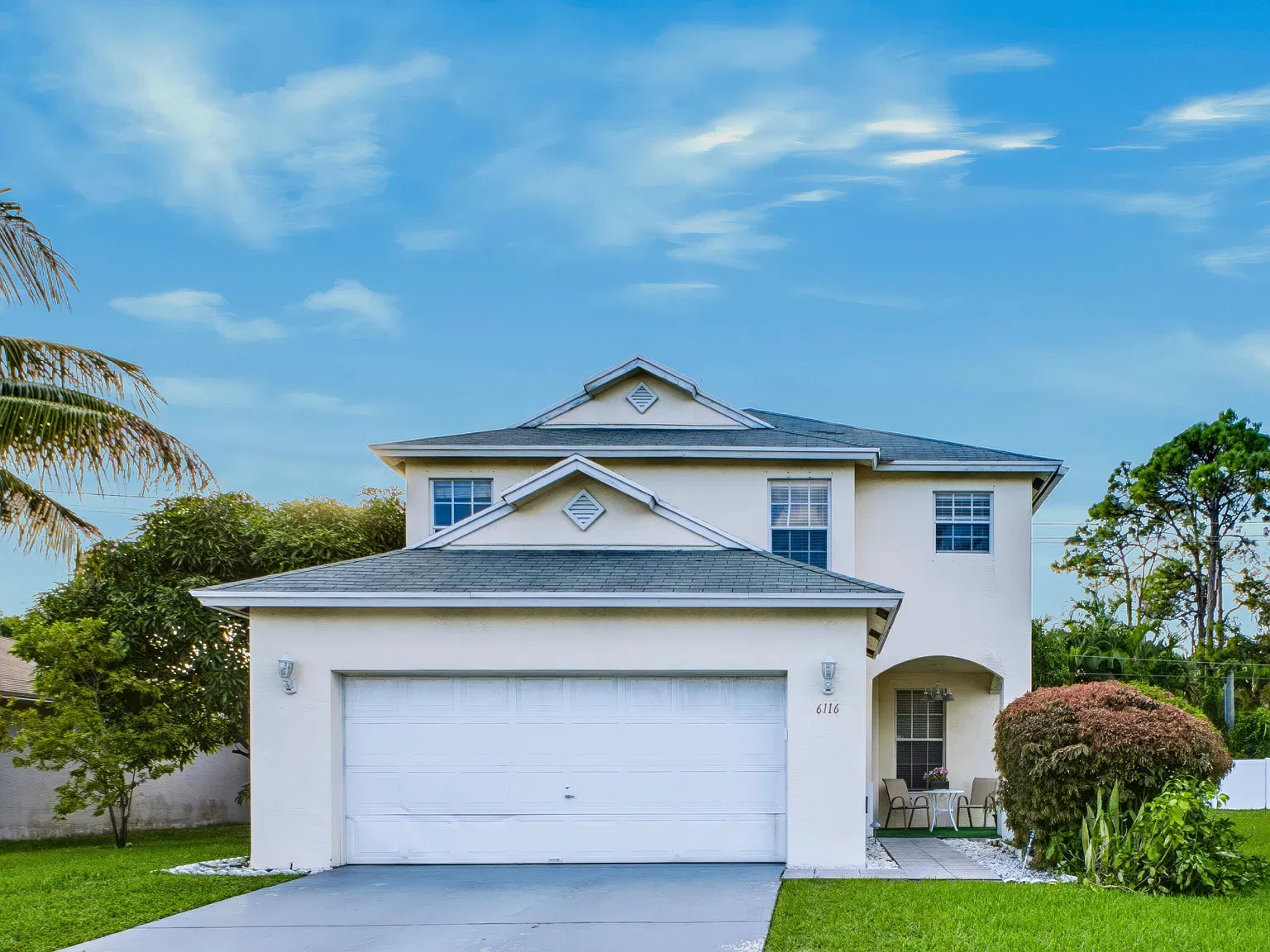 4 bed, 2.5 bath, 2047 sqft, $3,250 — Photo 2