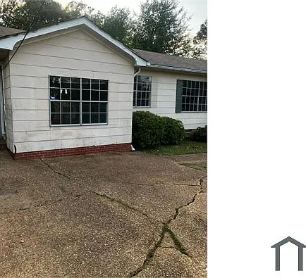 1931 Shamrock Dr — Photo 4