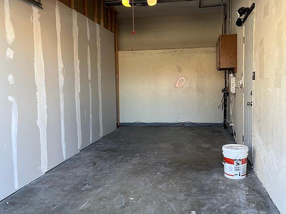 2nd image of 3665 Newton St