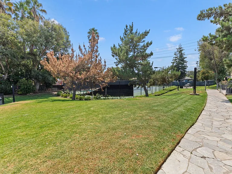 Park Place Apartments — Photo 33
