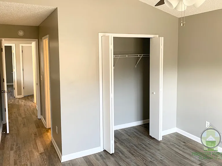 516 Glenlea Ln — Photo 14