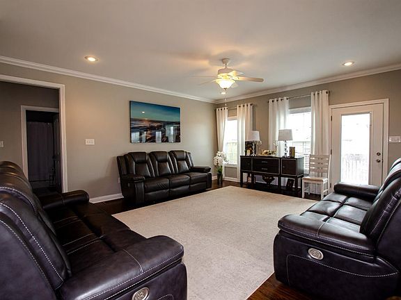 5th image of 140 Lansdowne Dr