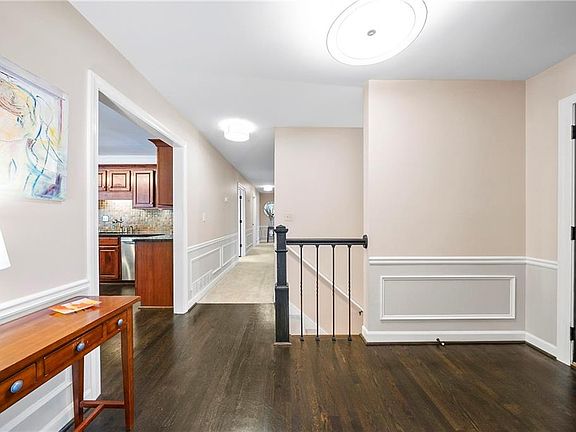 3rd image of 4059 Norton Pl SE