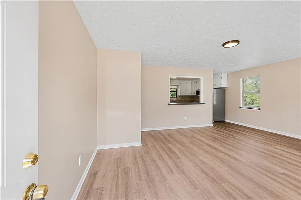 Building Photo - 217 Tanglewood Dr #B