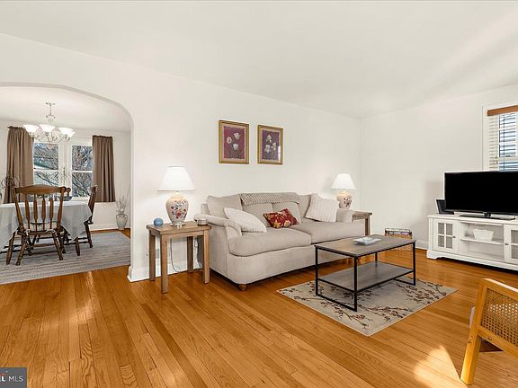 3rd image of 534 Cleveland Rd