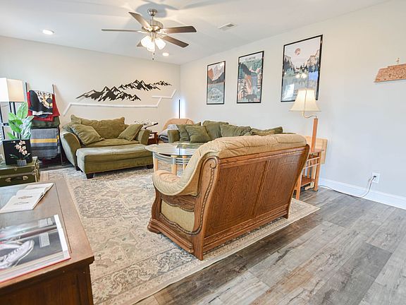 5th image of 436 Kinslow Ct