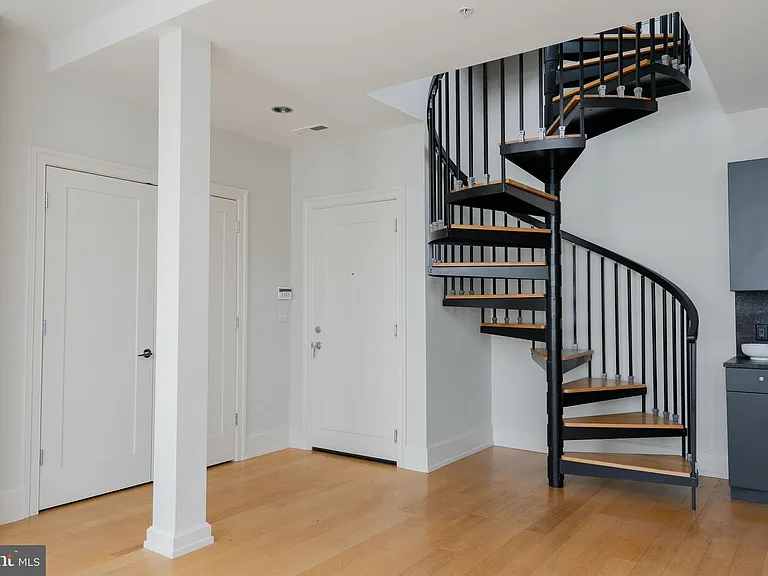 2516 Q St NW #Q305 — Photo 3