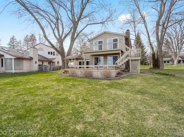 3501 Mann Rd, Clarkston, MI 48346