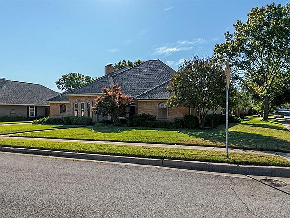 3rd image of 529 Highland Park Dr