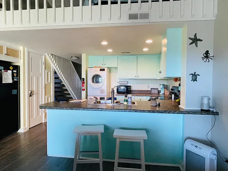 Kitchen/Bar