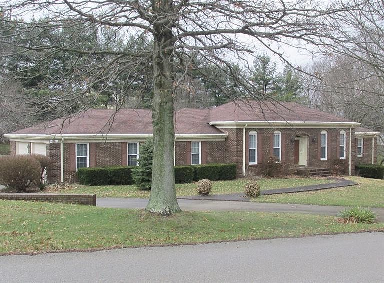 1st image of 122 Holly Hill Dr
