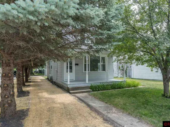 422 Sherman St, North Mankato, MN 56003