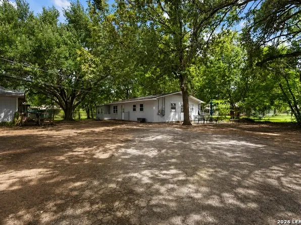 761 Whippoorwill Dr, Canyon Lake, TX