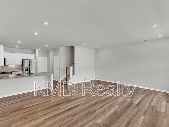 5th image of 8012 Whitegrove Rd
