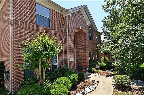 1st image of 923 Almond Pointe