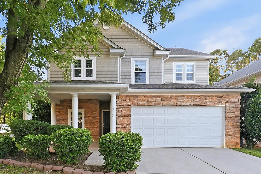 3 bed, 2.5 bath, 1920 sqft, $2,250 — Photo 1